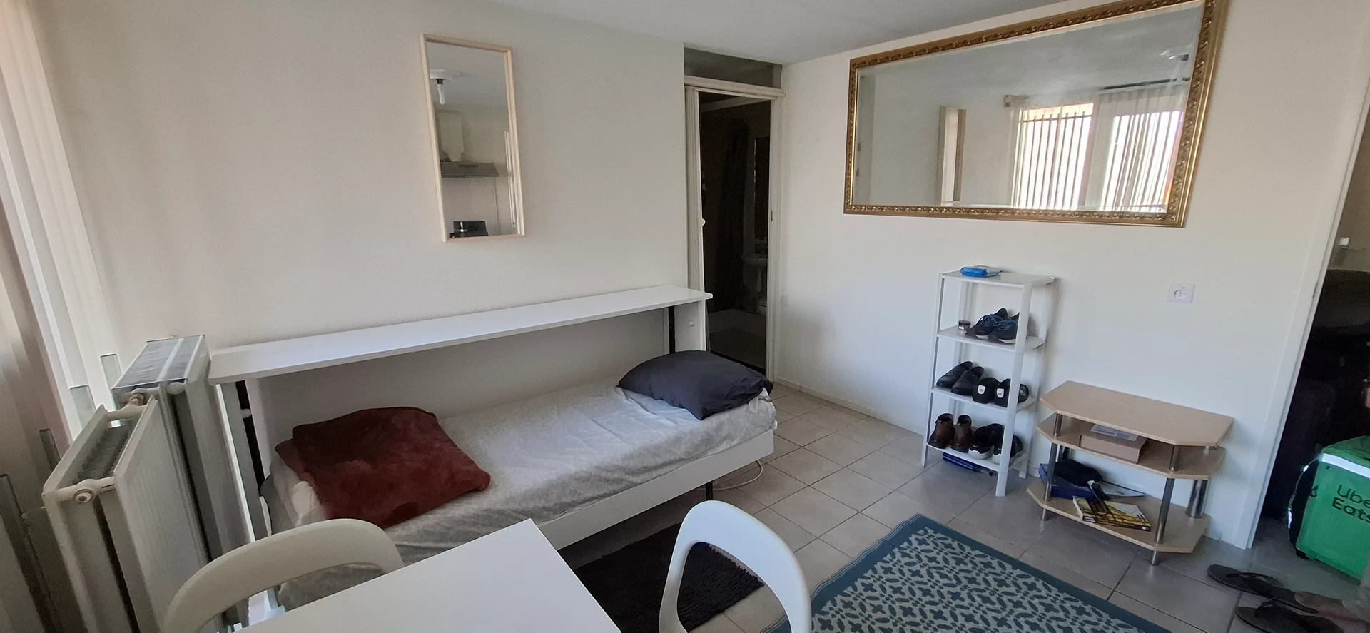 Moderno estudio para estudiantes con todas las comodidades en 