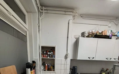 Habitación en alquiler con cama doble {area}
