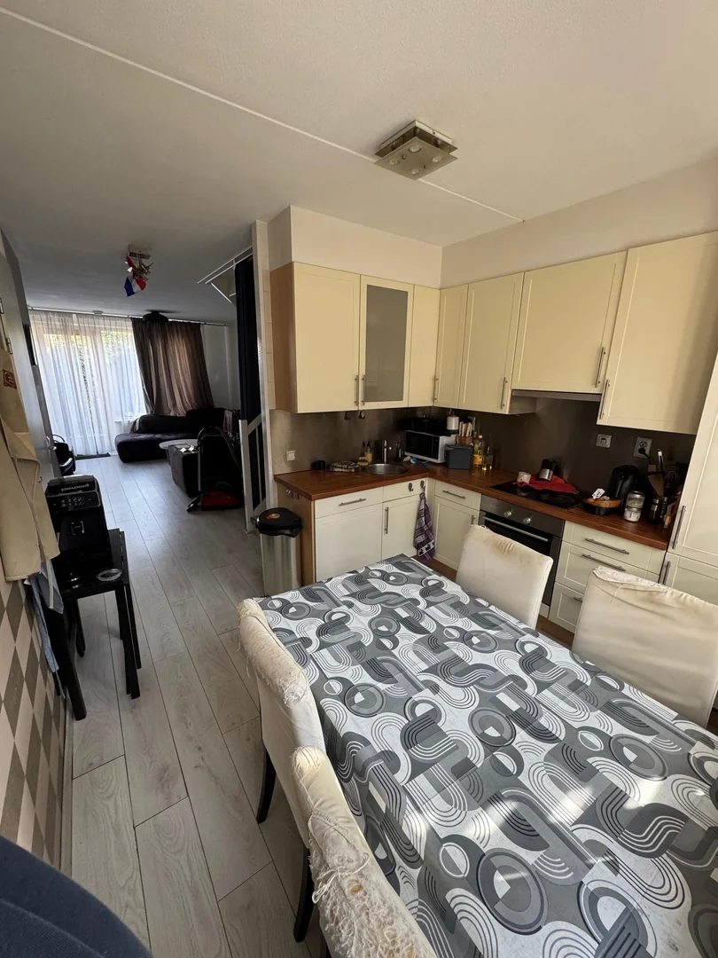Quarto amigo do estudante em  com comodidades modernas