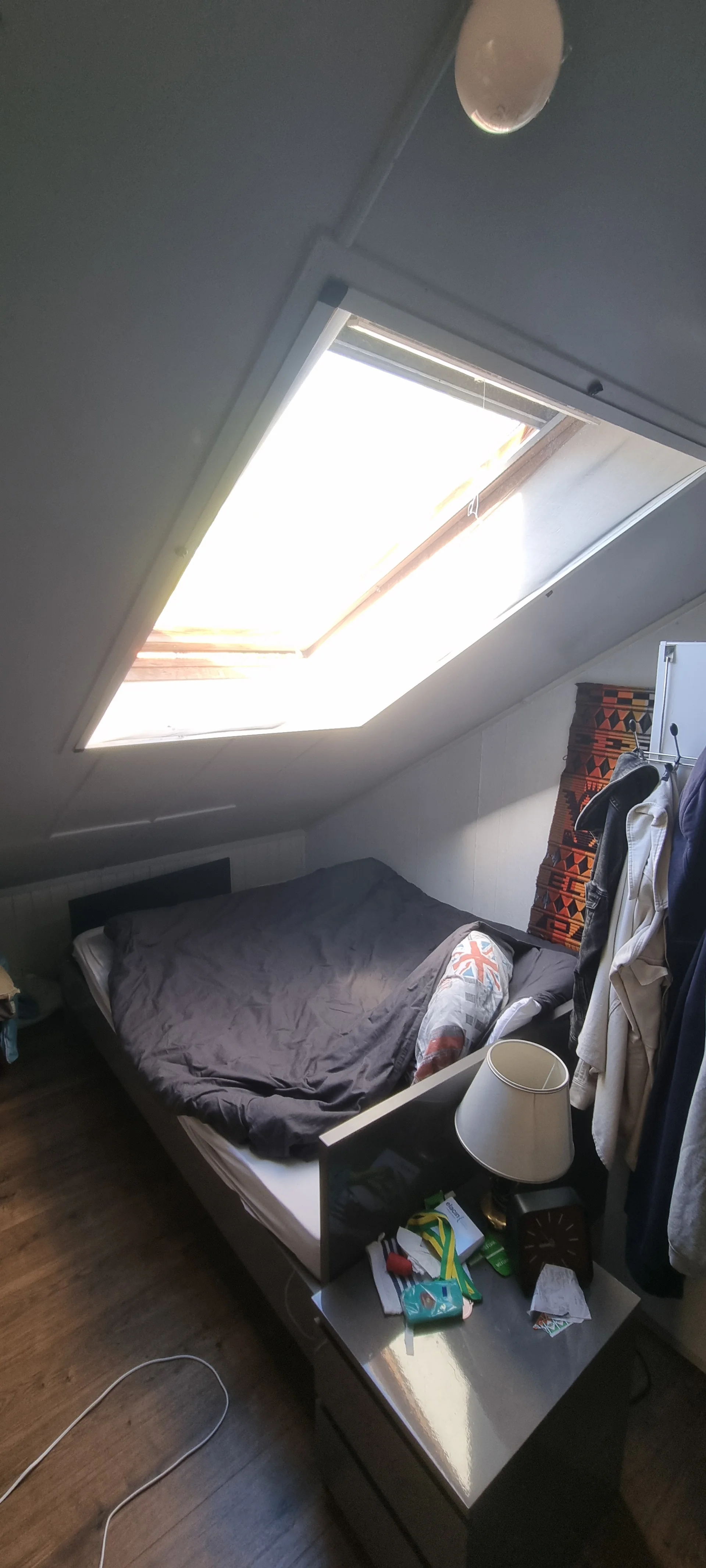 Bright and airy student room with easy university access in 