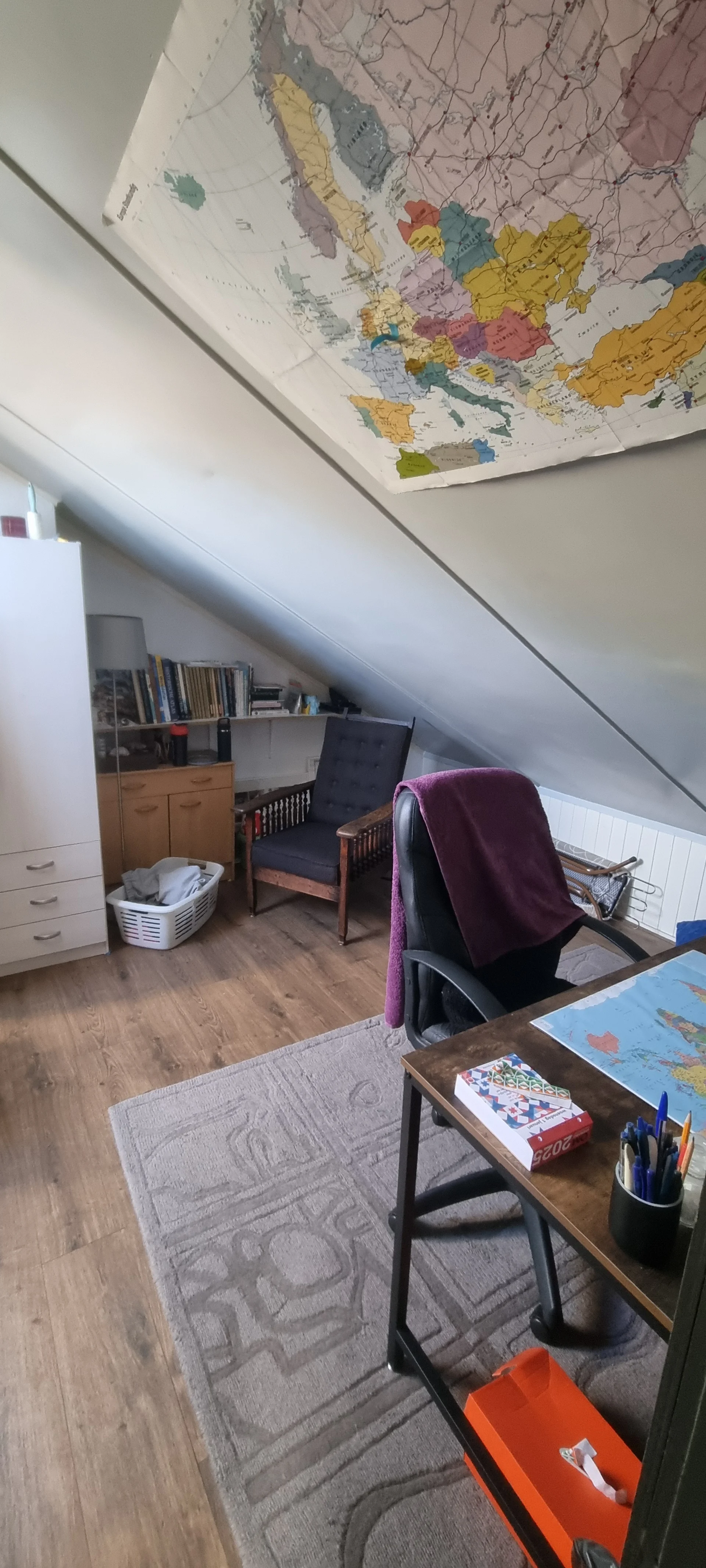 Economical student room with convenient location in 