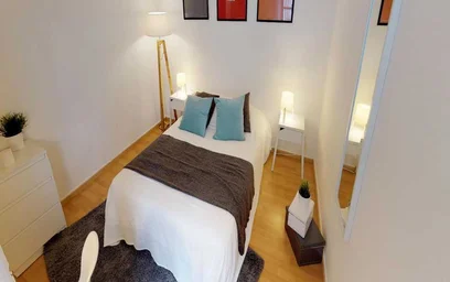 Quarto privado em rue Ratisbonne, imagem 2 de 13