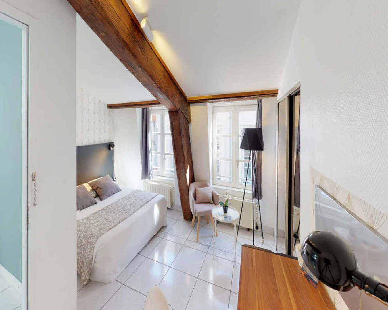 Economical student room with convenient location in 