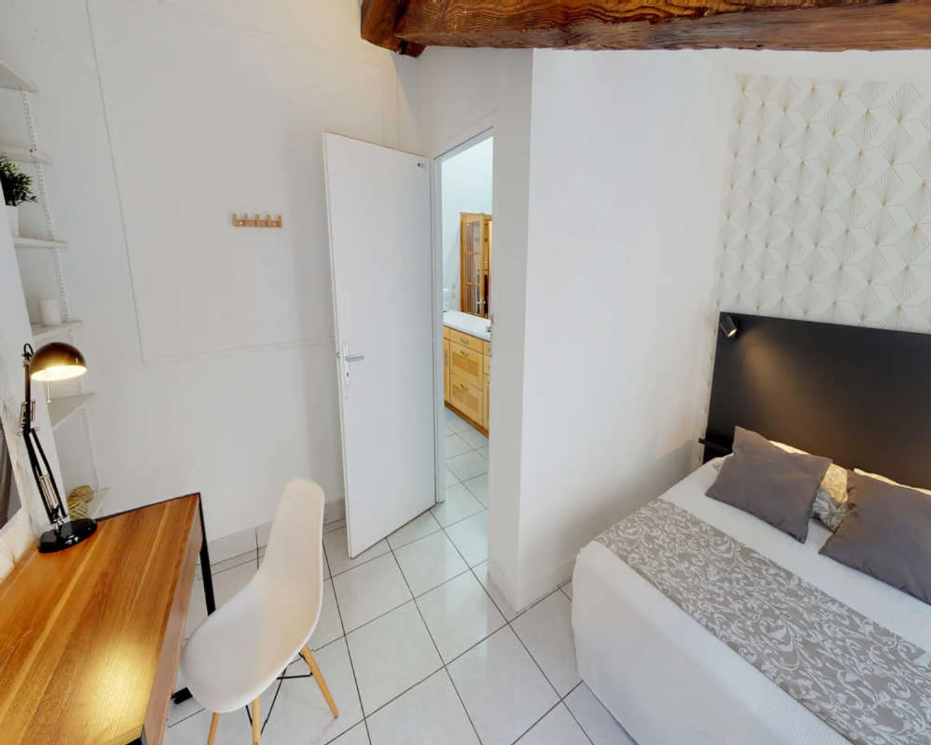 Cozy room for students available in 