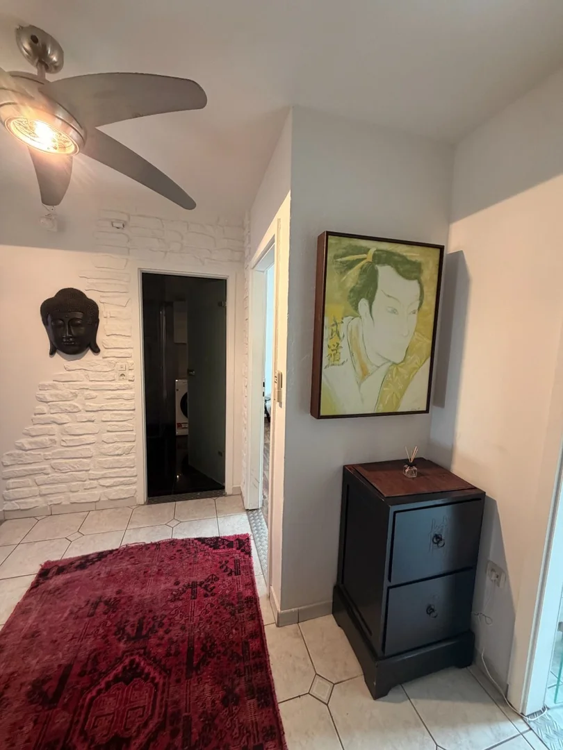Economical student room with convenient location in