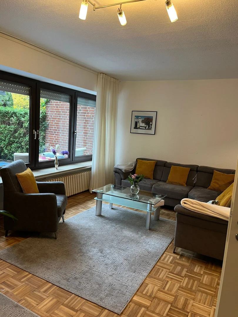 Funktionelles Studentenzimmer perfekt zum Studieren in 