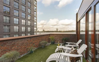 Renting rooms by the month in {area}