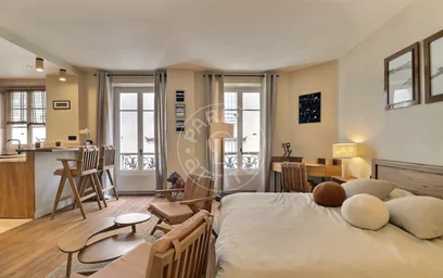 Entire apartment at Rue Jouvenet, image 8 of 17