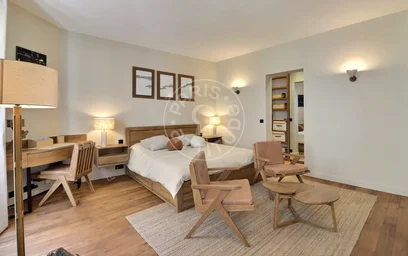 Entire apartment at Rue Jouvenet, image 9 of 17