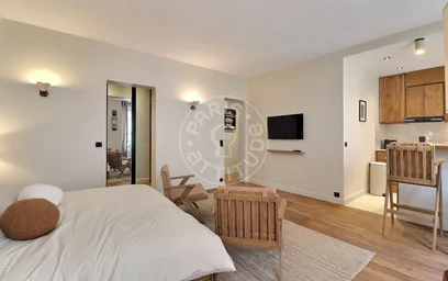 Entire apartment at Rue Jouvenet, image 10 of 17