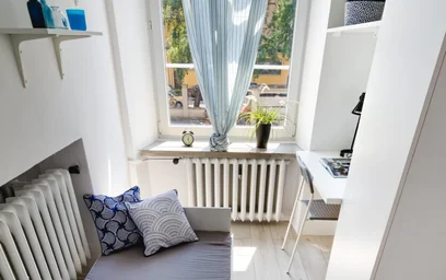 Privatzimmer in der Al. Solidarności, bild 1 von 16