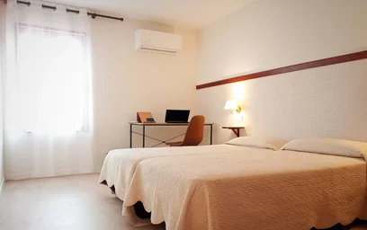 Private room at Carrer del Cardenal Rossell 112, image 5 of 18