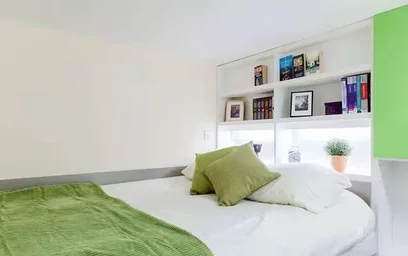 Zimmer mit Doppelbett zu vermieten {area}