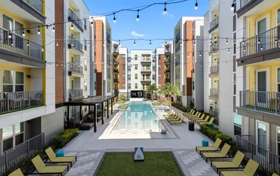Apartamento inteiro em residência em 12155 Science Dr, Orlando, FL 32826, United States, imagem 7 de 23