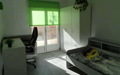 Private room at Calle del Azor, Pajaritos, image 9 of 10