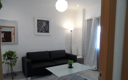 Private room at Calle del Azor, Pajaritos, image 10 of 10