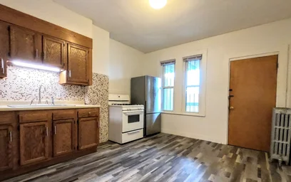 Alojamiento entero en residencia en 90, Wenham St., Unit 2, Jamaica Plain, Boston, MA, 02130, imagen 11 de 26