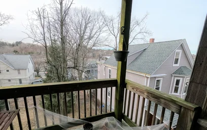 Alojamiento entero en residencia en 90, Wenham St., Unit 2, Jamaica Plain, Boston, MA, 02130, imagen 16 de 26