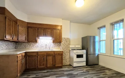Alojamiento entero en residencia en 90, Wenham St., Unit 2, Jamaica Plain, Boston, MA, 02130, imagen 19 de 26