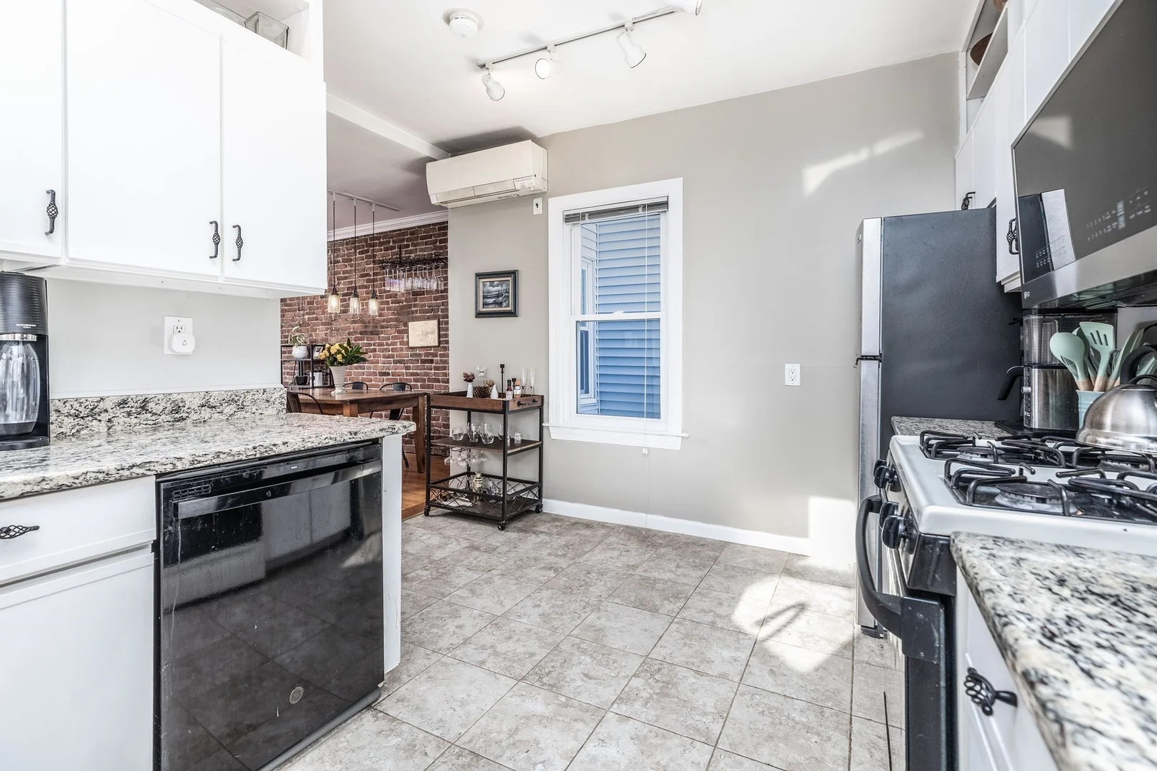 192, West Fifth St., Unit 2, South Boston, Boston, MA, 02127