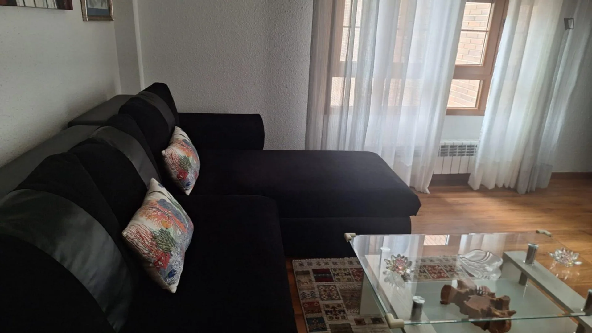 Funktionelles Studentenzimmer perfekt zum Studieren in