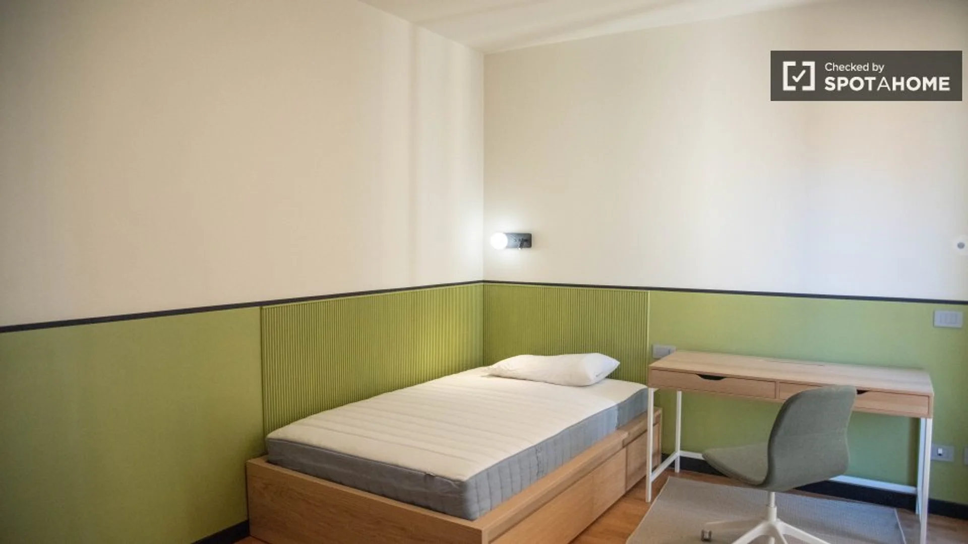 Habitación en apartamento estudiantil en alquiler en , completamente amueblado