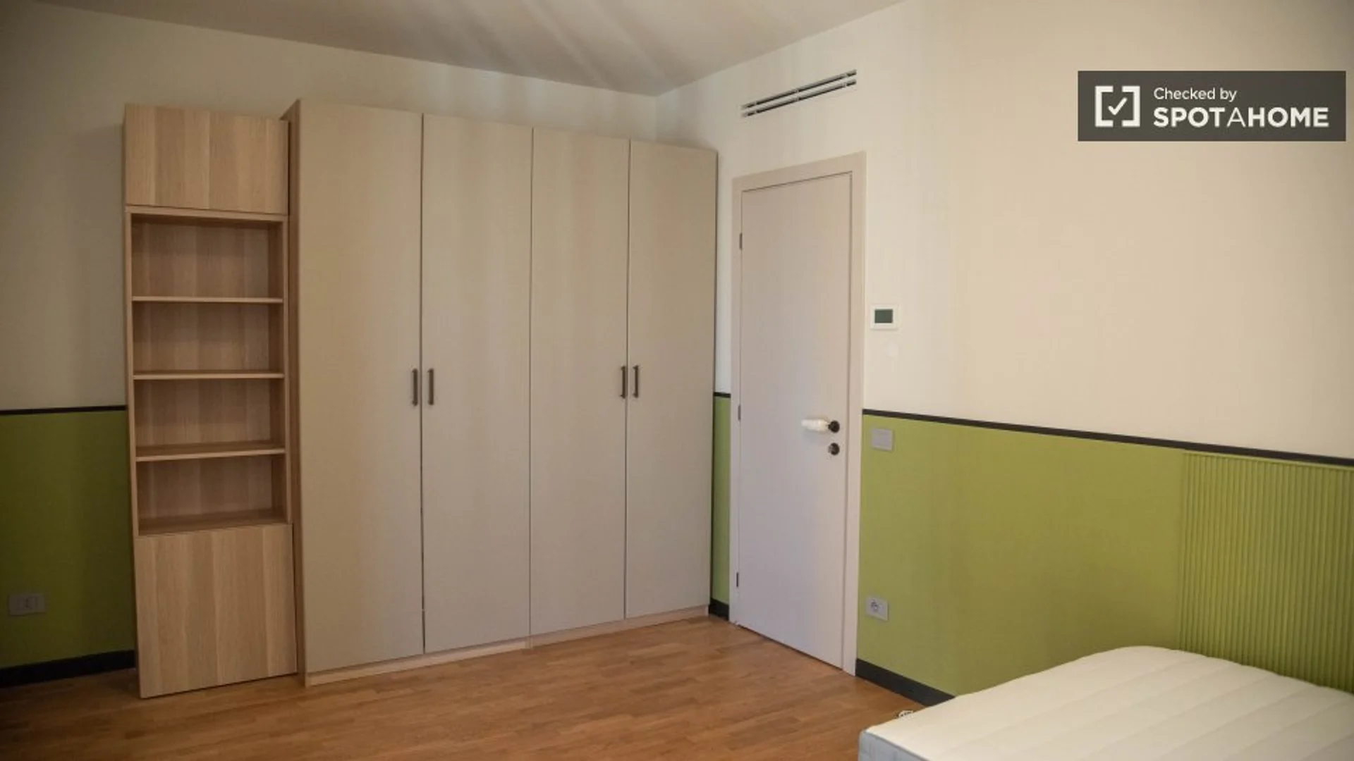 Habitación estudiantil económica con ubicación conveniente en 