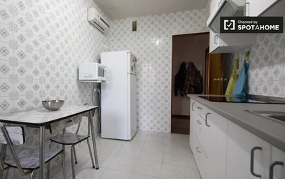 Private room at Calle de las Palmas, image 13 of 19