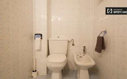 Private room at Calle de las Palmas, image 16 of 19