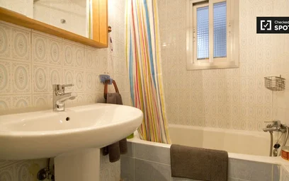 Private room at Calle de las Palmas, image 17 of 19