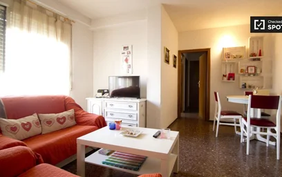 Private room at Calle de las Palmas, image 7 of 19