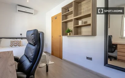 Entire apartment at Carrer de Sollana, image 15 of 19