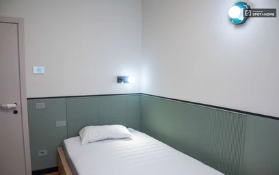 Alquiler de habitación en piso compartido en {area}