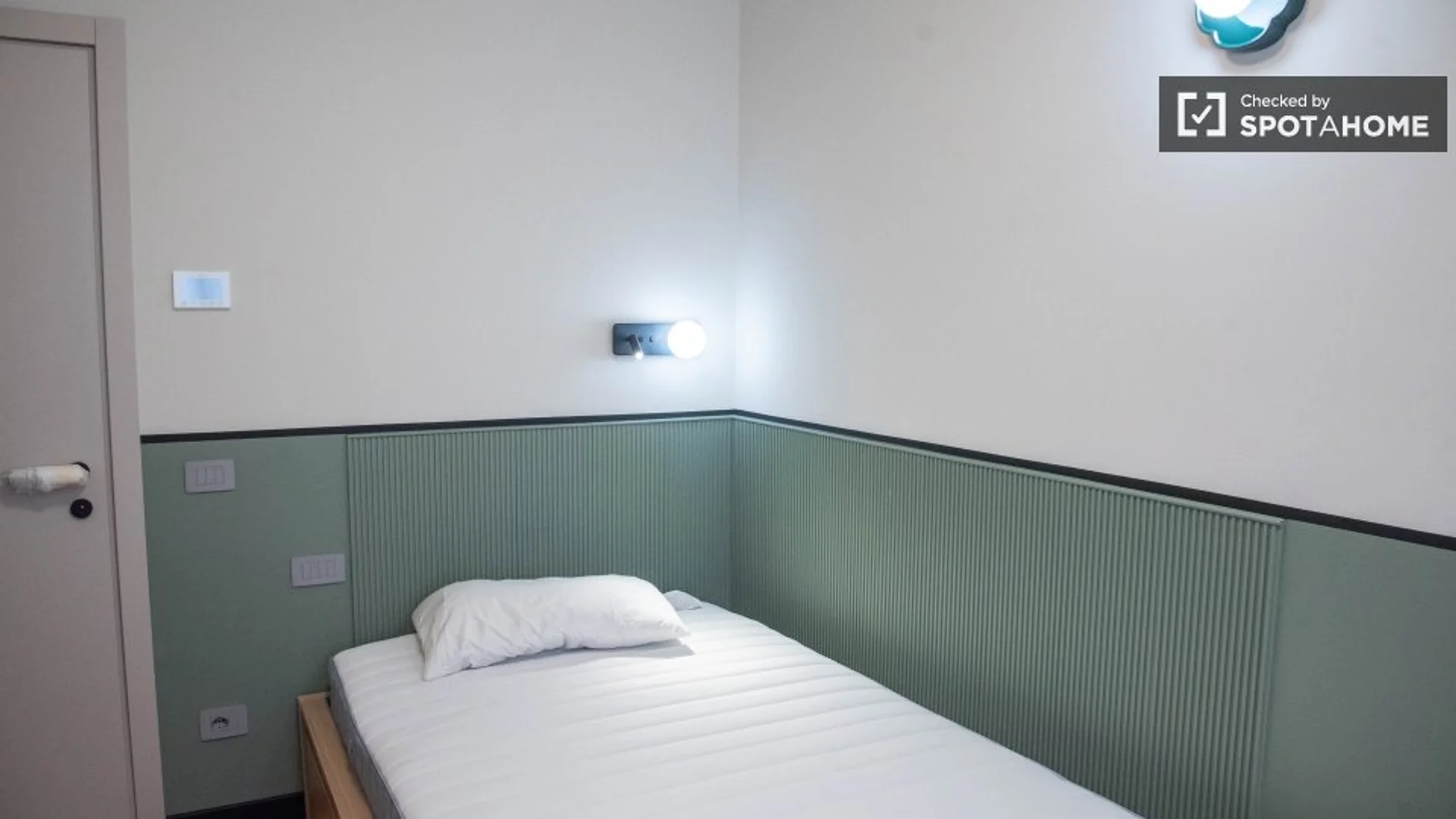 Habitación estudiantil económica con ubicación conveniente en 