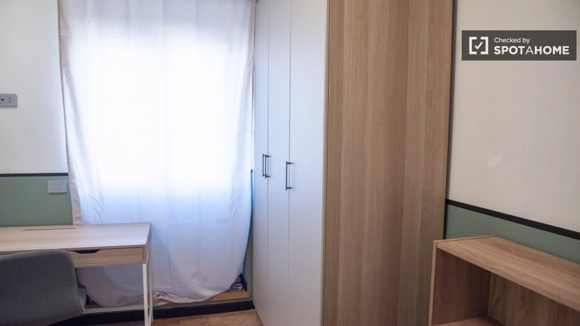 Habitación asequible para estudiantes con buena iluminación en 