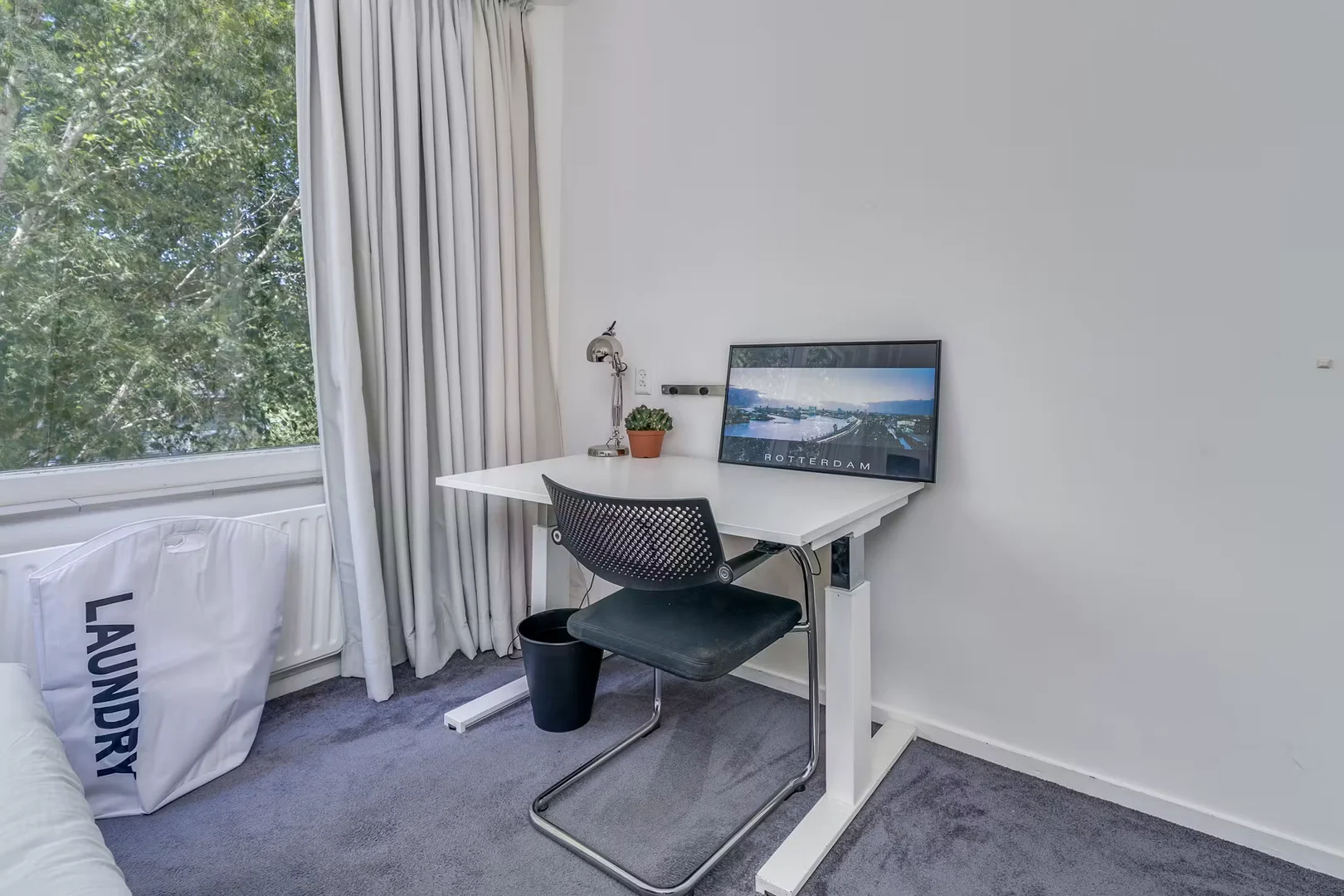 Quarto de estudante económico com localização conveniente em
