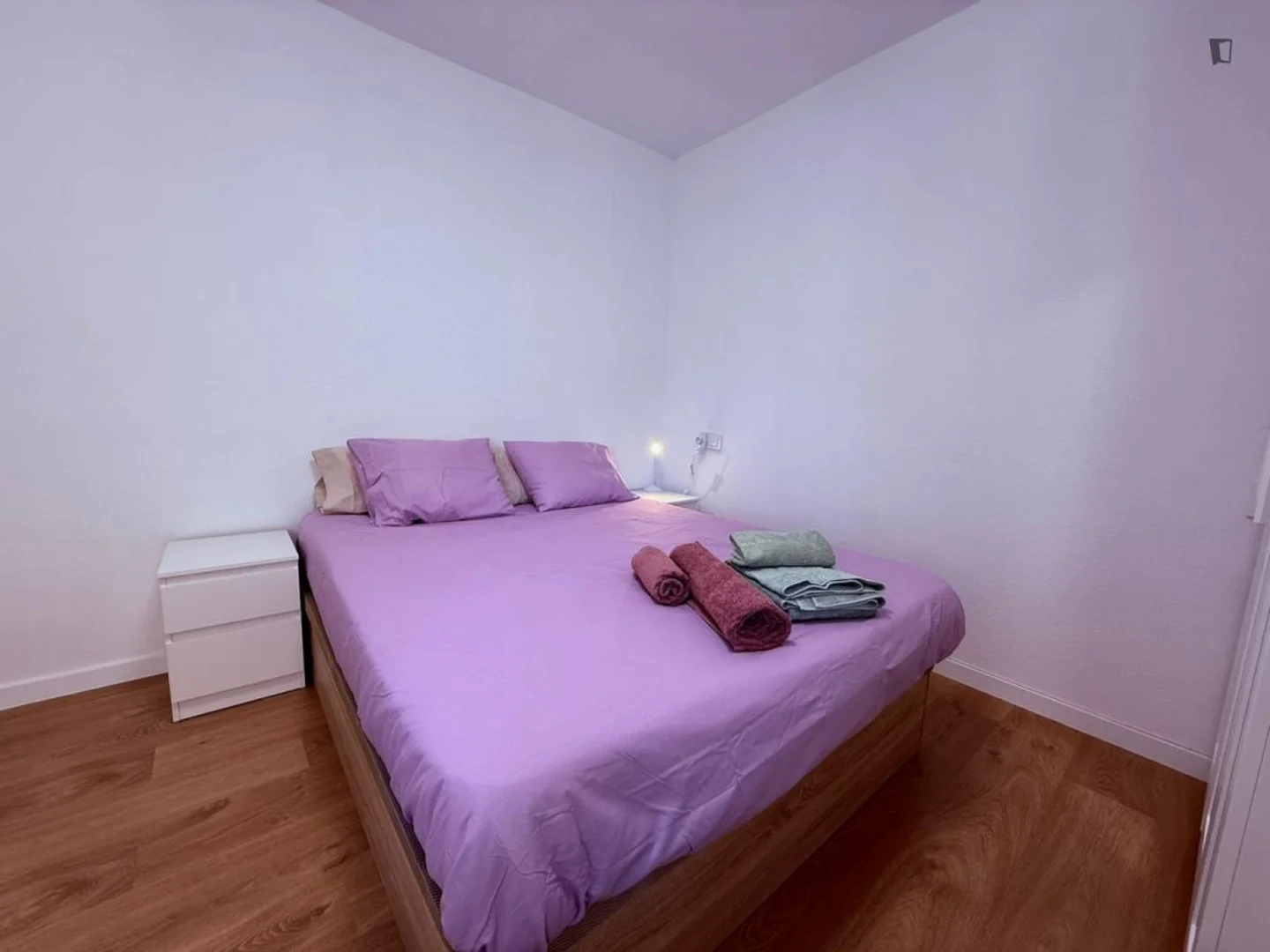 Habitación estudiantil económica con ubicación conveniente en