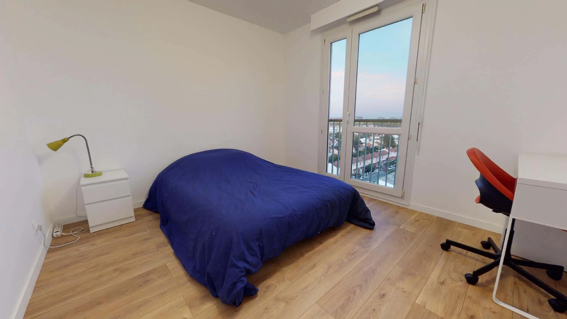 Habitación estudiantil económica con ubicación conveniente en 