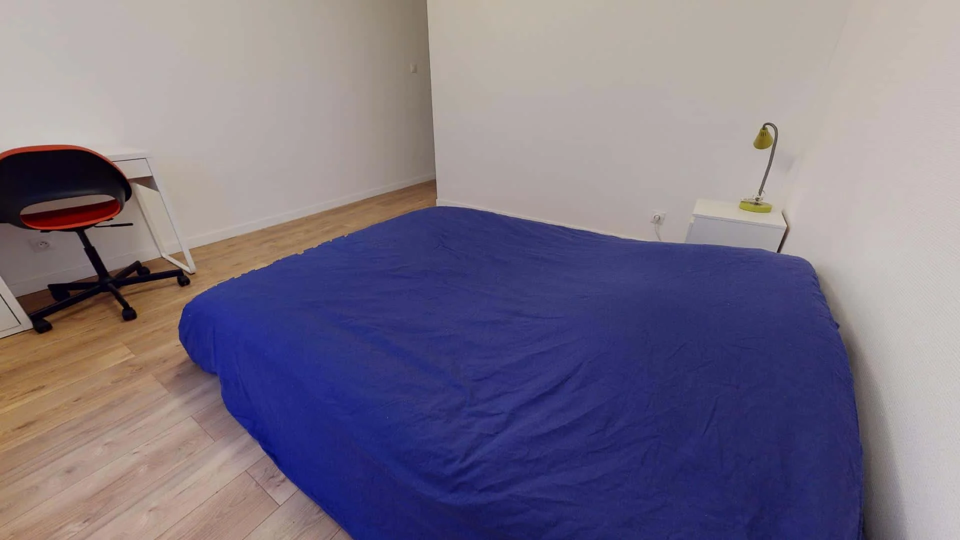 Habitación asequible para estudiantes con buena iluminación en 