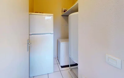 Entire apartment at 111 Rue Paul Doumer, 33700 Mérignac, France, image 15 of 16
