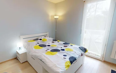Entire apartment at 111 Rue Paul Doumer, 33700 Mérignac, France, image 8 of 16