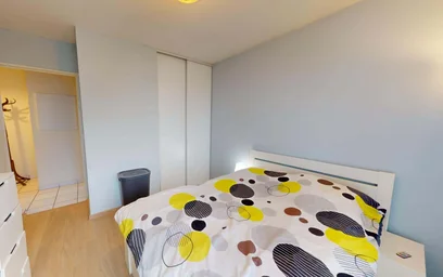 Entire apartment at 111 Rue Paul Doumer, 33700 Mérignac, France, image 10 of 16