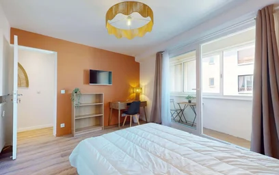 Privatzimmer in der 223 Rue Saint-Pierre, 13005 Marseille, France, bild 5 von 23