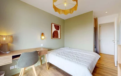 Zimmer mit Doppelbett zu vermieten {area}