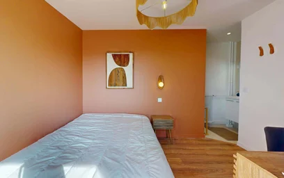 Privatzimmer in der 223 Rue Saint-Pierre, 13005 Marseille, France, bild 7 von 21