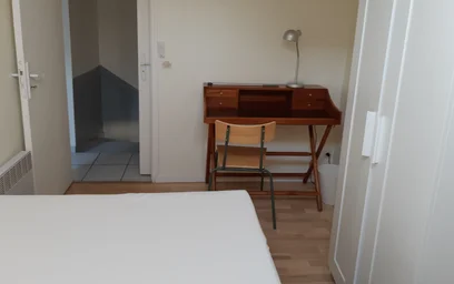 Chambre privée à Rue de Brezets, image 13 de 16