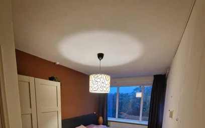 {area} de çift kişilik yataklı kiralık oda