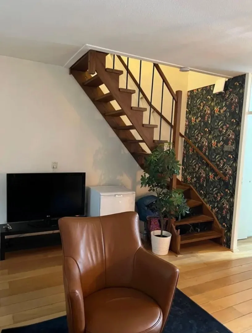 Quarto de estudante económico com localização conveniente em 