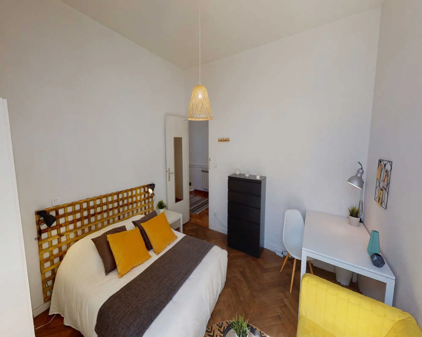 Chambre d'étudiant confortable et spacieuse dans 