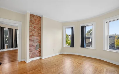 Logement entier en résidence à 14, Glenwood Ave., Unit 2, Cambridgeport, Cambridge, MA, 02163, image 2 de 31